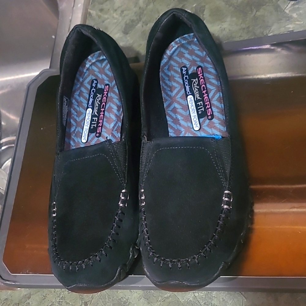 Skechers Black Relaxed Fit Slip-Ons, Loafer Style Womens USA 9.5